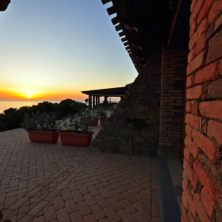 Corsaro Nero Отель